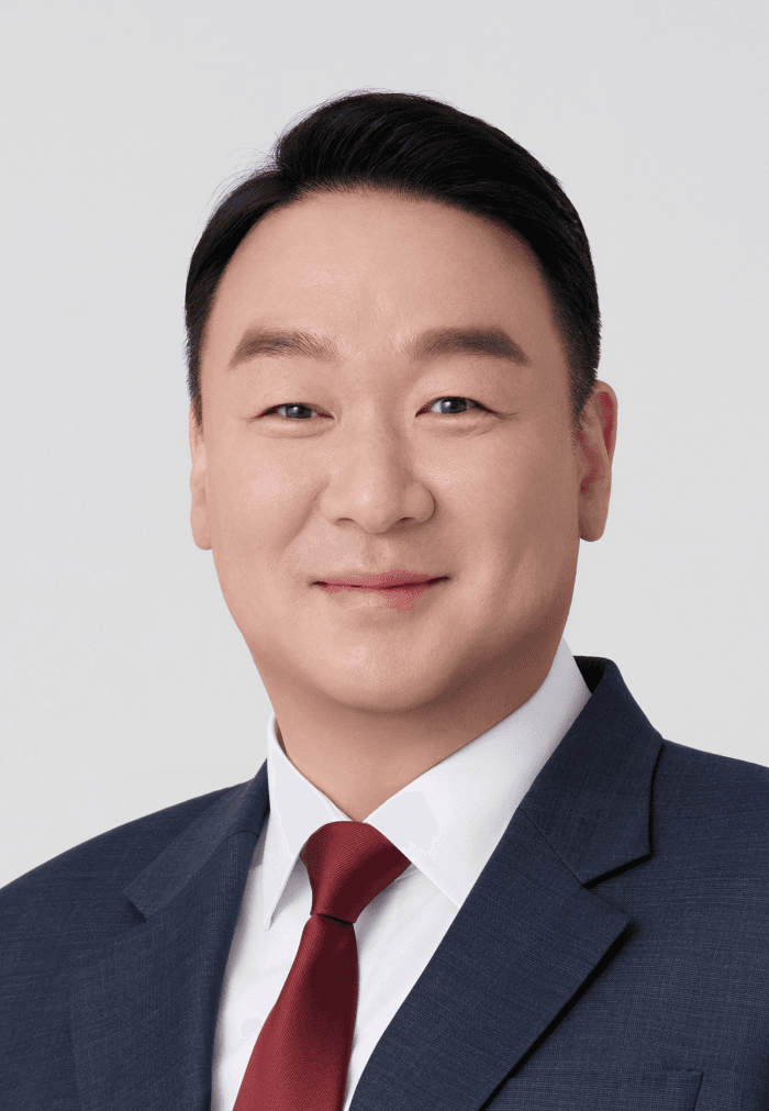 정희용